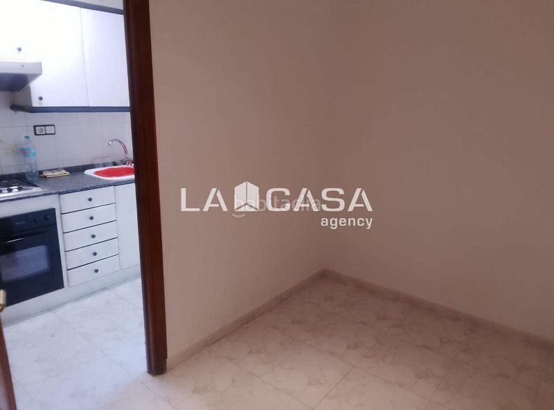 Foto 61379780-9c97-426b-824d-958a20895bab. Planta baixa a Canovelles
