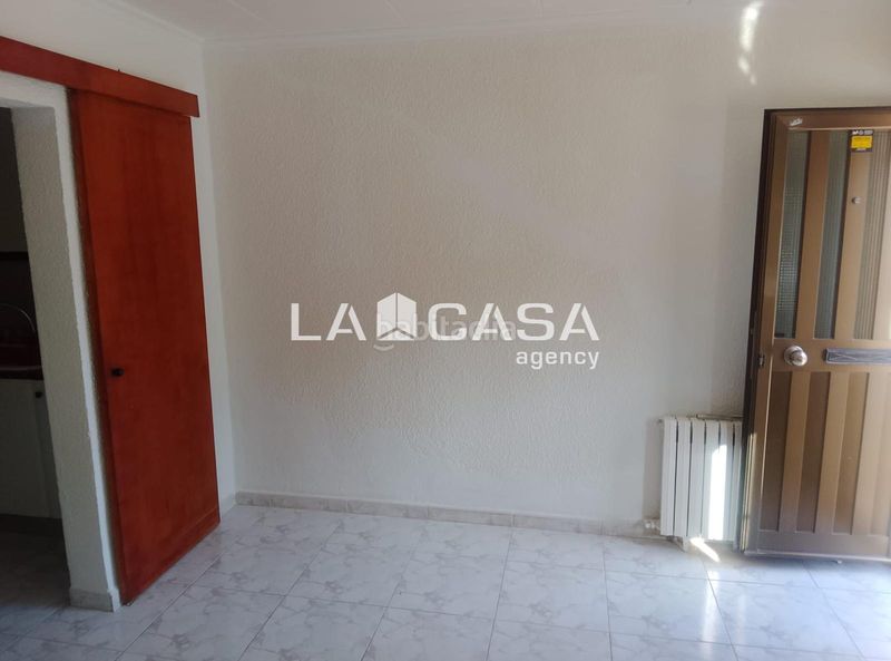 Foto ced6354f-a808-4640-bfda-9435aee42460. Planta baixa a Canovelles
