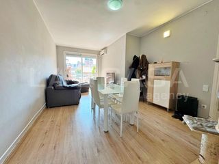 Flat  Carrer de girona 159. Con plaza de aparcamiento