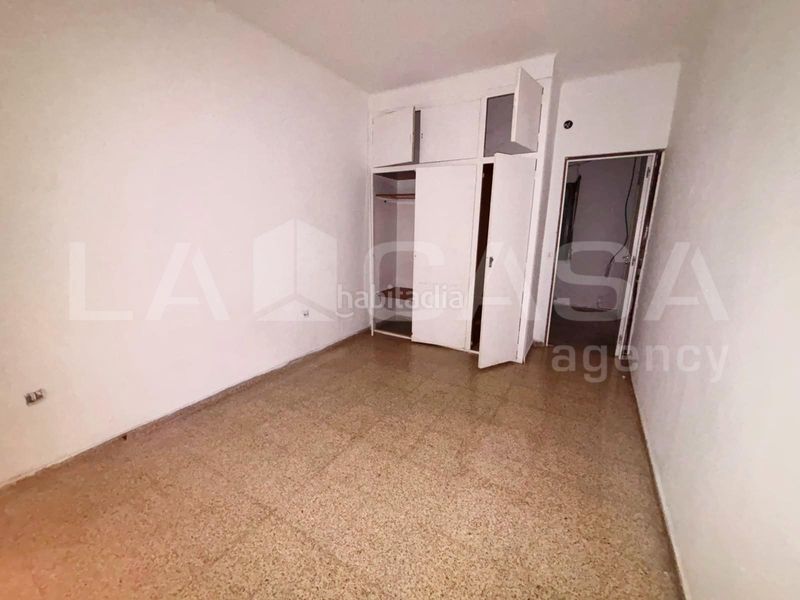 Foto 734cba36-db7b-4b26-8e7b-53423b8f46bf. Casa amb xemeneia a Montornès del Vallès