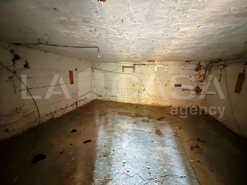 Foto b6846e51-b417-4c96-97cf-6458dc213dff. Casa amb xemeneia a Montornès del Vallès