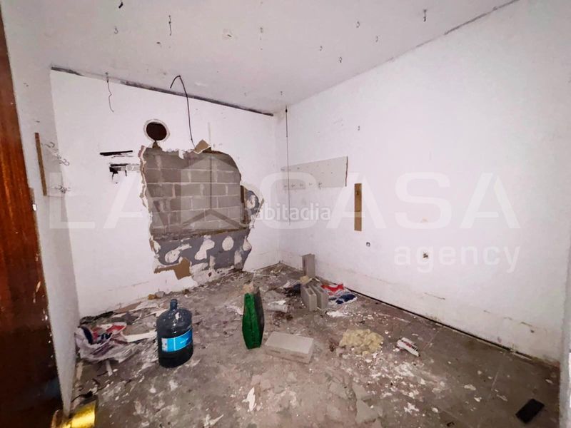 Foto cf1e381b-85bb-4878-a888-7b508e9740ac. Casa amb xemeneia a Montornès del Vallès