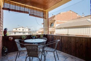 Casa adosada en Franqueses del Vallès (Les). Reformada y con garaje