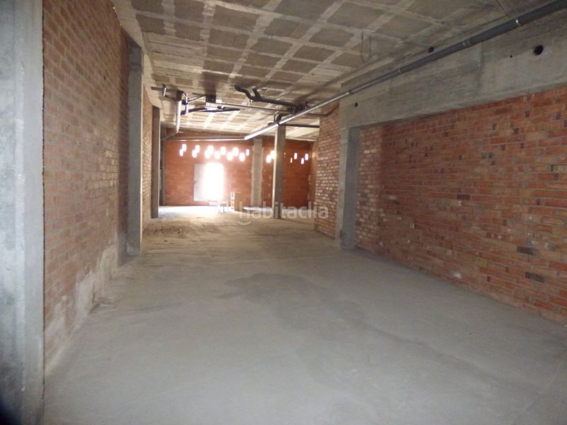 Foto d6816a66-a621-4b30-9caf-d51ce428e1e3. Local comercial a Poble Sec Igualada