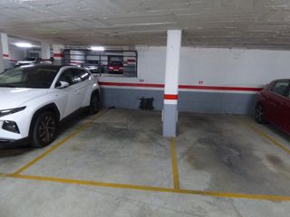 Car parking in Poble Sec. Parking para coche zona hospital