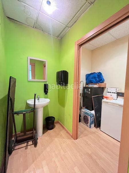 Foto a11eb184-ab02-4b38-baab-c37cd34afa86. Traspàs local comercial a Poble Sec Igualada