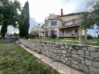 Casa a Cervera. Espectacular casa señorial en cervera con 700 m2 construidos, pi