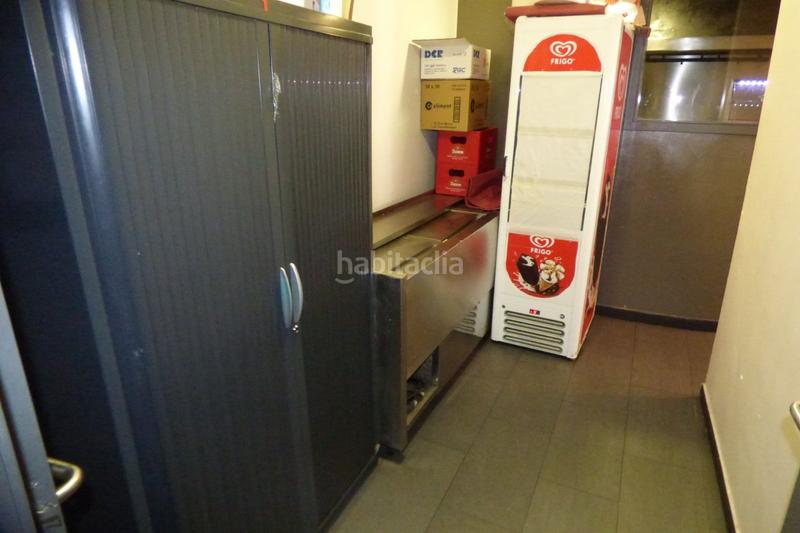 Foto 09539ee0-327b-47a3-b9d7-42126eb62dee. Local comercial traspaso de local con negocio en Poble Sec Igualada