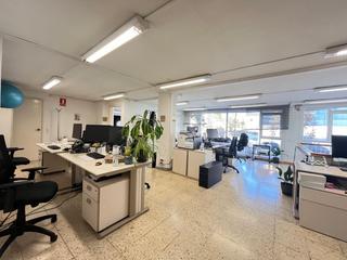 Local Comercial a Poble Sec. Espectacular local oficina con 170 m2 en avenida barcelona zona