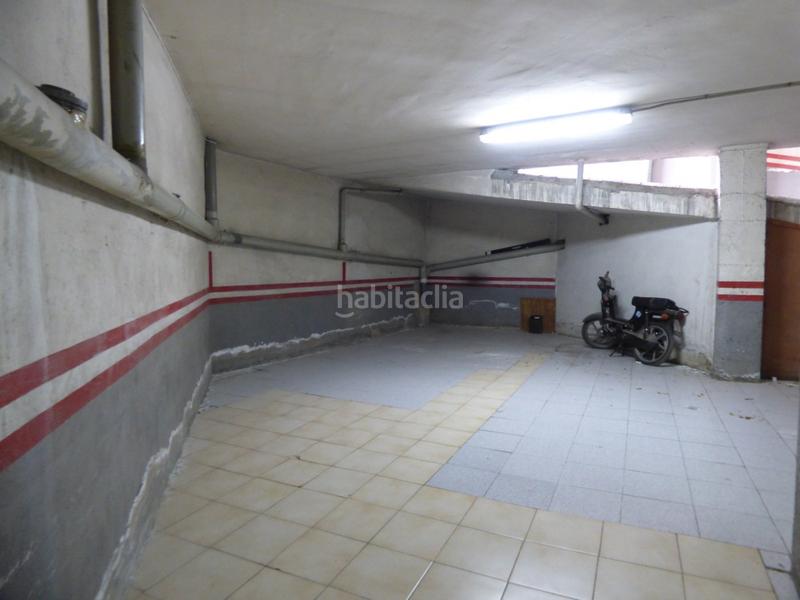 Foto 3b77d9fa-feb0-4ad2-9259-40fa41025dc2. Alquiler parking coche plaza de parking en zona setcamins en Igualada