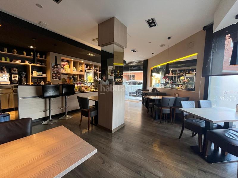 Foto d4a4f991-491d-48a2-88c5-358319eeac7d. Alquiler local comercial traspaso de negocio cafetería espectacular totalmente equipado en funcionamiento en Igualada