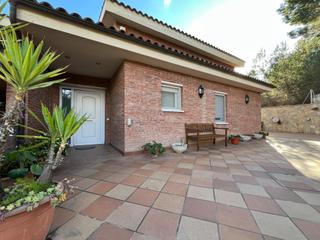 Casa a Sesoliveres-Pla de la Massa. Magnifica casa sobre parcela de 900m en igualada  sesoliveres