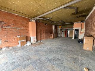 Local Comercial a Les Comes. Local comercial con salida de humos en igualada en les comes