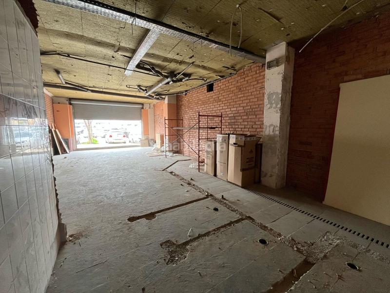 Foto add58cb4-0373-44b9-a9b9-3675741c4e61. Local comercial a Les Comes Igualada