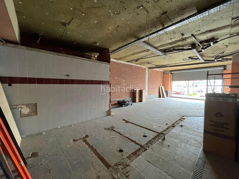 Foto 231b9341-a416-415b-93e0-73e8277cef5b. Alquiler local comercial  en zona hospital con salida de humos en Igualada