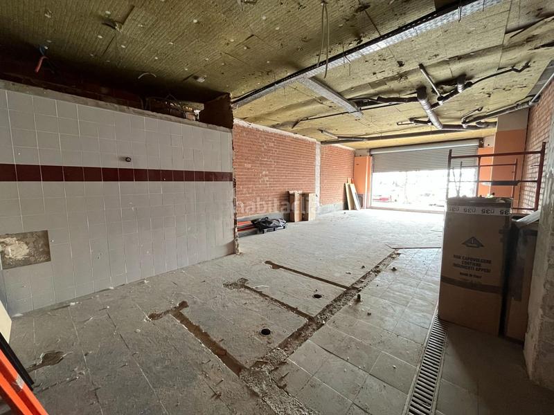 Foto 9300b938-beb8-4864-a456-36b905db5517. Alquiler local comercial  en zona hospital con salida de humos en Igualada