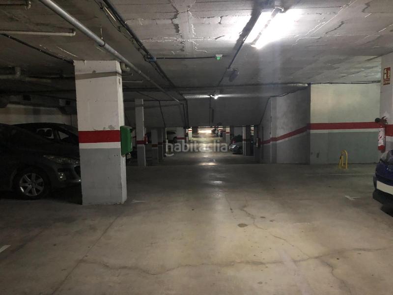 Foto 59dea667-5b73-48f2-a5c2-937ba6f2b8b3. Parking voiture dans Plaça Europa - Port Aventura Salou