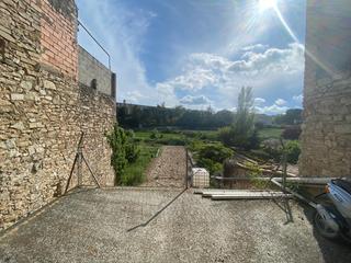 Country house in Santa Coloma de Queralt. Casa a reformar a sta coloma de queralt de 200m2 con terreno de