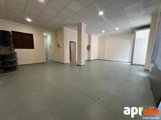 Business premise in Barenys. Local comercial en centro de salou de 82m2, cocina, baño por 115