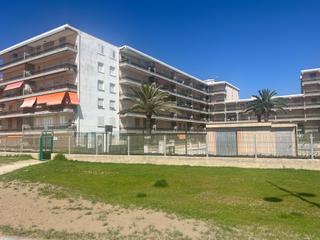 Planta baixa a La Pineda. Espectacular planta baja en edificio en primera linea de mar, 3