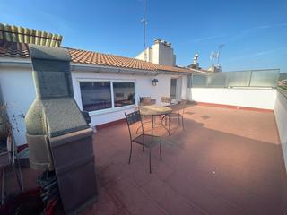Dúplex a Llevant. Espectacular duplex en el barri de las flors con 140m2, 3 dormit