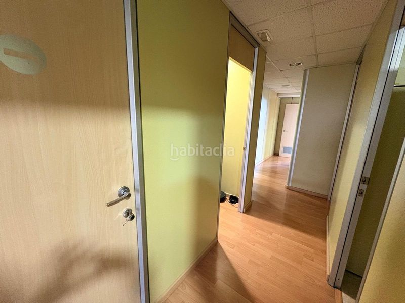 Foto c7a471b6-6e7a-469c-ae47-faf5bf3703b9. Local comercial a Llevant Igualada