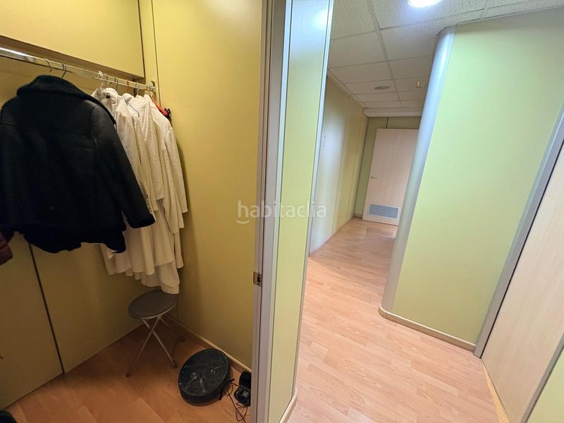 Foto f1092ac6-0cb8-4a60-b4f1-d7bf0c20718f. Local comercial a Llevant Igualada