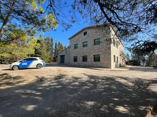 Masía en Santa Maria de Miralles. Espectacular masia en parcela de 3500 m2, inmejorable acceso asf