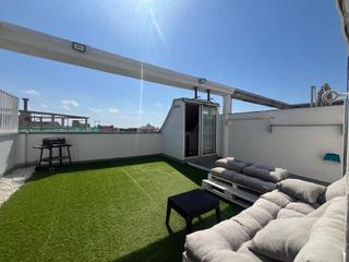Àtic a La Pineda. Contempla el mar desde el comedor y tu terraza, piso para entrar