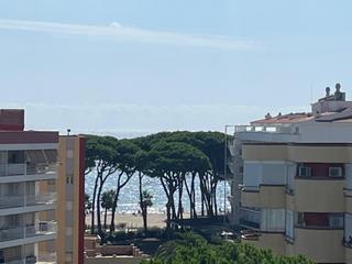 Àtic a La Pineda. Contempla el mar desde el comedor y tu terraza, piso para entrar