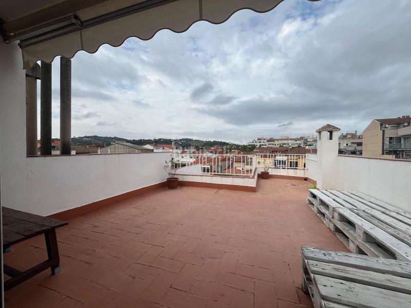 Foto 9907ff16-e1a9-461c-93a9-e66bddebf205. Casa con riscaldamento parcheggio in Barri del Centre Terrassa