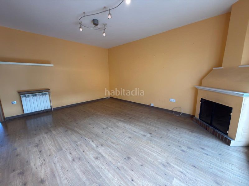 Foto cad61dbf-048e-4a92-bd63-0c2b612e0701. Pis amb calefacció aparcament a Òdena