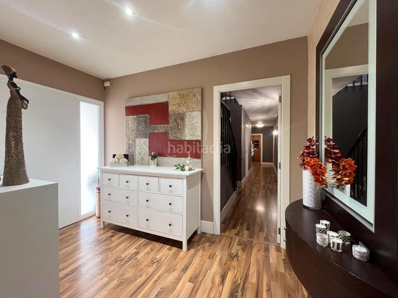 Foto f349fa9a-bd02-4a28-ac18-47c6742336fd. Casa con riscaldamento parcheggio piscina in Pobla de Claramunt (La)