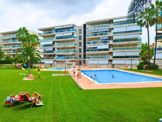 Planta baja en Plaça Europa - Port Aventura. Amplia planta baja de 2 habitaciones con terraza y piscina en el