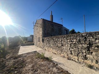 Country house in Sant Guim de Freixenet. Espectacular masía, impecable, recientemente rehabilitada en san