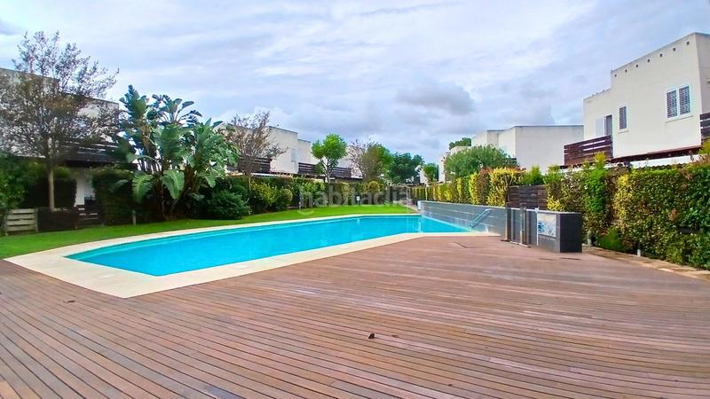 Foto fb10e2f1-a25e-4d9f-b9dc-aec96868b2b7. Semi detached house with parking pool in Platja de Mont-roig Mont-roig del Camp