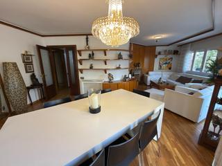 Casa in Poble Sec. Exclusiva vivienda esquinera en la mejor zona de igualada, toda