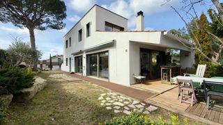Maison à Castellolí. Exclusiva casa a los 4 vientos y lista para entrar a vivir en el