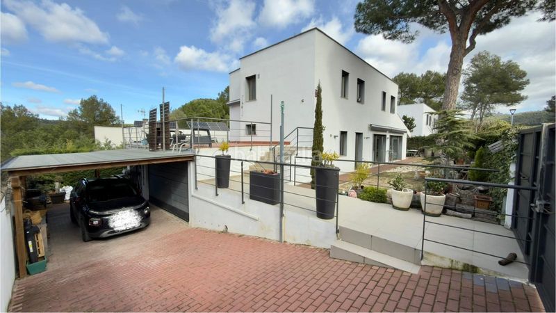 Foto f3cdbbcf-70d4-45ba-8e07-cf3a4782a711. Casa amb calefacció aparcament a Castellolí