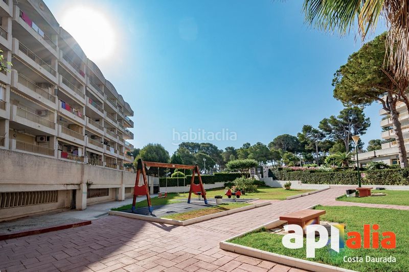 Foto b9fe56a6-fc98-45a8-b68d-d5514e9c5108. Pis amb piscina a Mar i Camp - Platja dels Capellans Salou