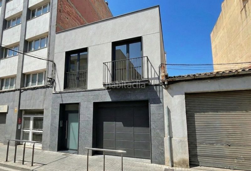 Foto 2c5f1dac-0140-41fb-96c9-45cb8a1baec6. Casa amb aparcament a Centre Igualada