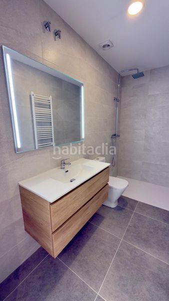 Foto 4d5f367c-da1a-4d3f-9c05-bf69d33bfc2e. Pis amb calefacció aparcament a Llevant Igualada