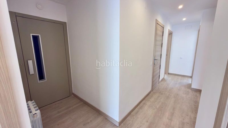 Foto 657f8e49-ff01-44eb-86d2-e60244b5e38f. Pis amb calefacció aparcament a Llevant Igualada