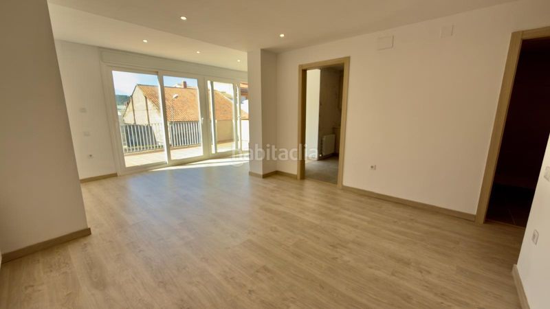 Foto ed95c3e8-5380-4d00-beee-9e2f53678512. Pis amb calefacció aparcament a Llevant Igualada