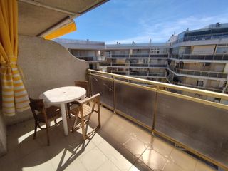 Duplex à Centre. Encantador ático dúplex en el centro de salou con terraza privad
