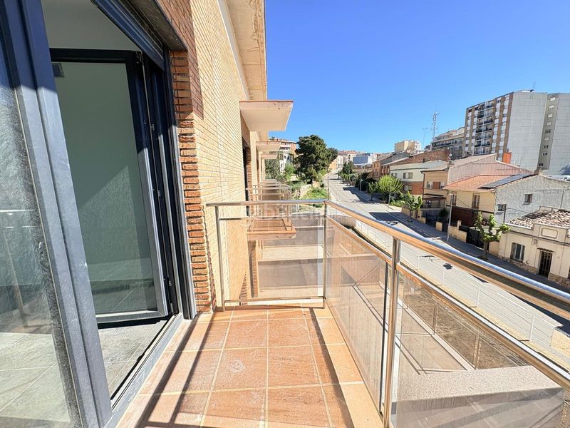 Foto 17d7a4a6-89ea-41c3-a3b9-131a8c791b5e. Xalet amb aparcament a Cervera