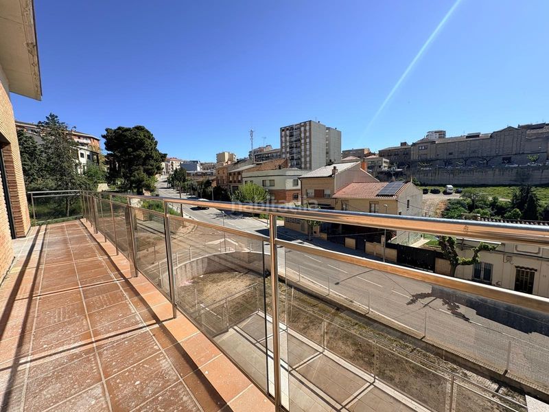 Foto b057c727-c4ce-46fd-a868-61bf198cdb21. Xalet amb aparcament a Cervera