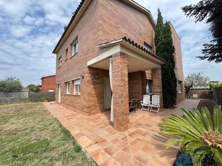 House in Torre de Claramunt (La). Espectacular casa seminueva a los cuatro vientos en la torre de