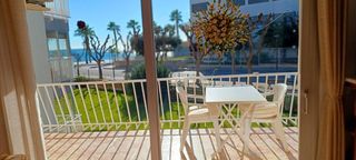 Flat in Cambrils Port. Encantador piso en primera línea de playa en cambrils. incluye p