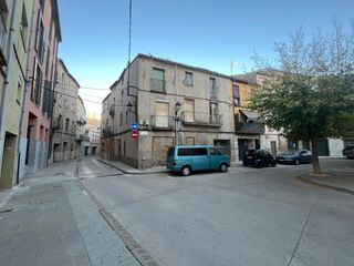 Edificio en Calaf. Super oportunidad, edificio con división horizontal compuesto de